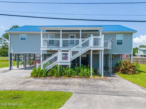 205 Pine Ridge Dr, Waveland, MS, 39576-3929 | Card Image