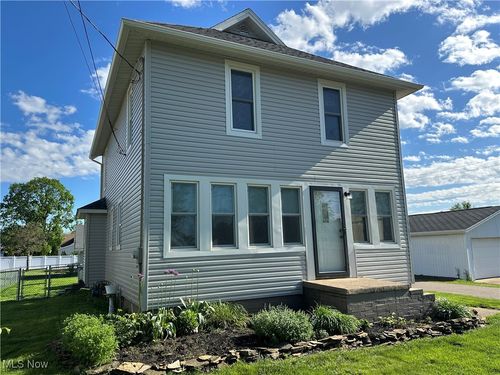 1905 Pine St Se, East Sparta, OH, 44626-9568 | Card Image