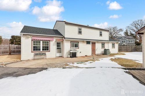 32 Glenville Rd, Edison, NJ, 08817-4054 | Card Image