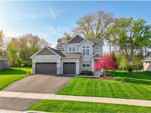 1426 Lee Cir, Hudson, WI, 54016-5563 | Card Image