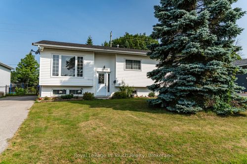 32 Bridle Rd, Penetanguishene, ON, L9M1J5 | Card Image