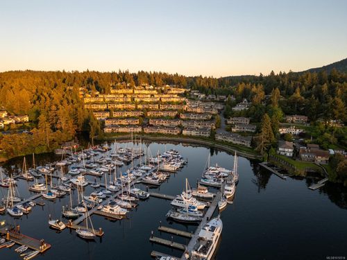 927-6880 Wallace Dr, Brentwood Bay, BC, V8M1N8 | Card Image