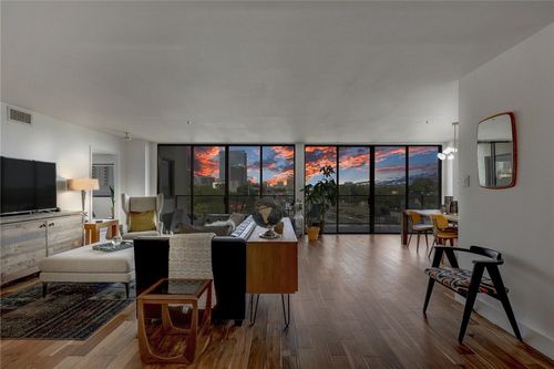 apt-7d2-40 N Interstate 35, Austin, TX, 78701-4360 | Card Image