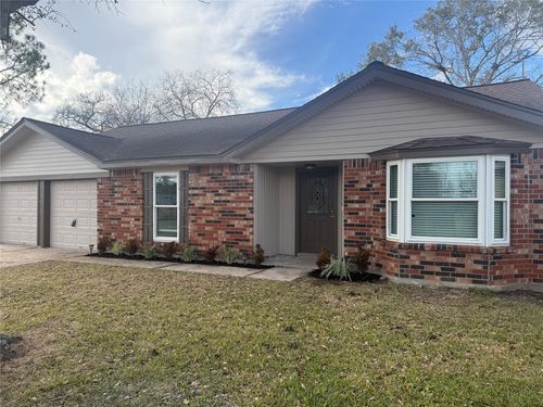 17511 Heritage Cove Dr, Webster, TX, 77598-3118 | Card Image