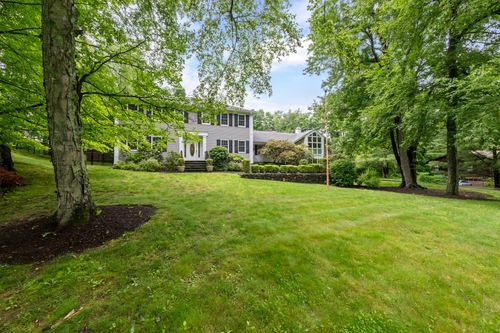 6 Gilman Ln, Cortlandt Manor, NY, 10567-6204 | Card Image