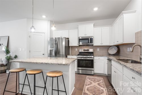 215 Harpers Run Ln, Matthews, NC, 28104-2601 | Card Image