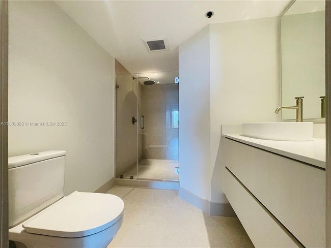 APT-305 - 201 Crandon Blvd, Condo with 1 bedrooms, 2 bathrooms and null parking in Key Biscayne FL | Image 11
