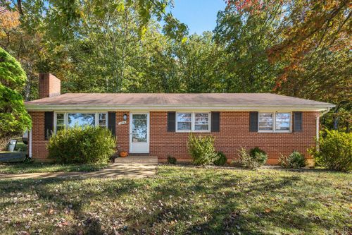 1205 W Hill Dr, Bedford, VA, 24523-2526 | Card Image