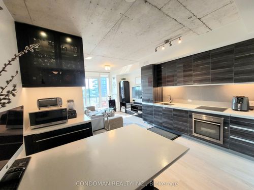 618-20 Minowan Miikan Lane, Toronto, ON, M6J0E5 | Card Image