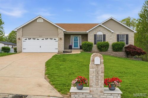 2327 Pebble Creek Dr, High Ridge, MO, 63049-1668 | Card Image