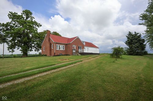 651 E County Road 800 N, Greensburg, IN, 47240-8576 | Card Image