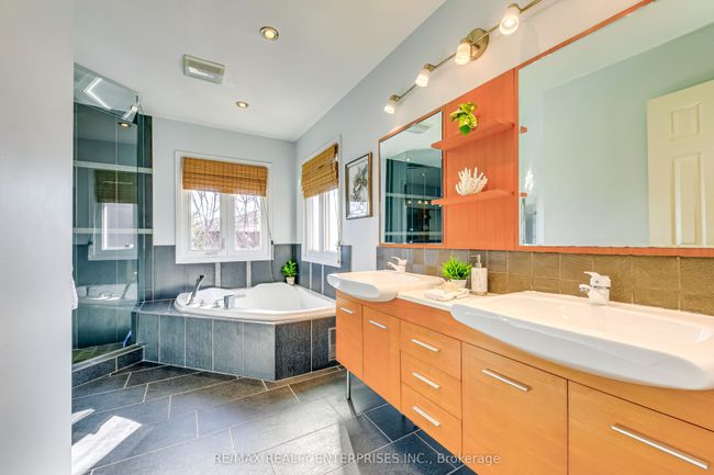 1389 Winterbourne Dr, House other with 6 bedrooms, 4 bathrooms and 2 parking in Oakville ON | Image 19