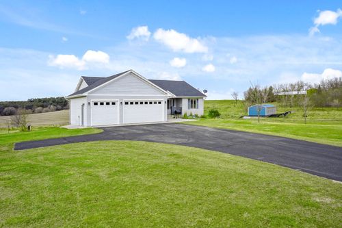 572 172nd St, Hammond, WI, 54015-5075 | Card Image