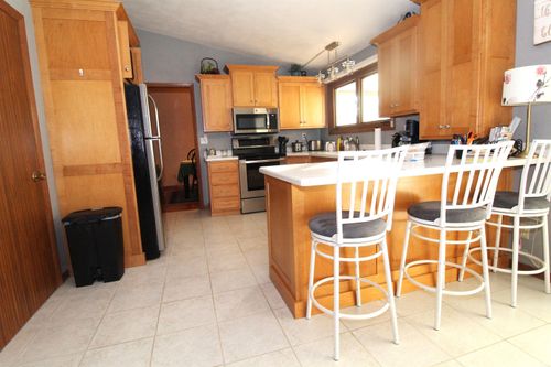 1103 Carriage Ln, Cedar Falls, IA, 50613-1609 | Card Image