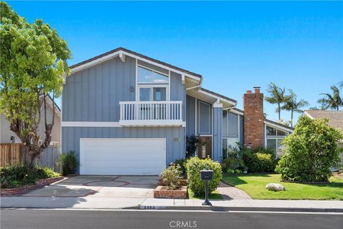 8582 Salt Lake Dr, Huntington Beach, CA, 92646-3227 | Card Image