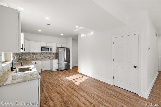 16-494 Bloomfield Ave-16.jpg | Image 5