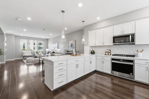 4-326 Agustin Narvaez St, San Jose, CA, 95136-5025 | Card Image