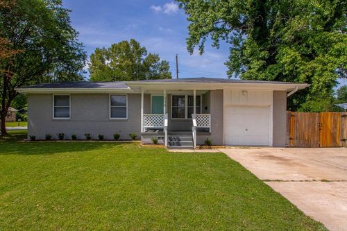 1208 Lee St, Jacksonville, AR, 72076-3027 | Card Image