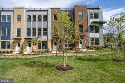 5102 Oakmoore Dr, North Bethesda, MD, 20852-2200 | Card Image