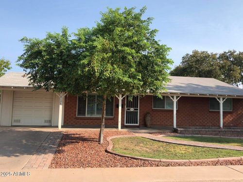 8134 E Mitchell Dr, Scottsdale, AZ, 85251-5812 | Card Image