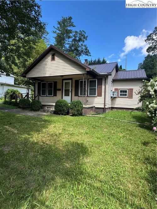 652 Cranberry St, Newland, NC, 28657-8801 | Card Image