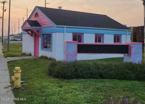 100 Zeiter Way, Swanton, OH, 43558-1338 | Card Image