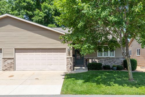 3313 Rosehill Pl, La Crosse, WI, 54601-8372 | Card Image