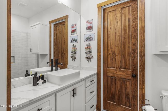 32-web-or-mls-2162 Leesburg-44 | Image 38
