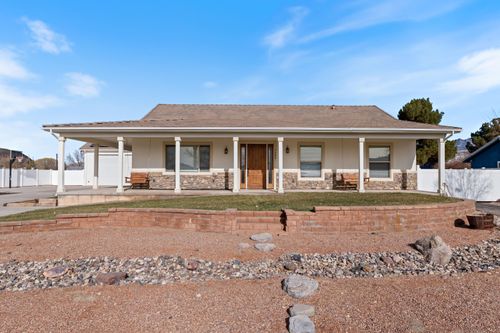 1488 W Diamond Valley Dr, St. George, UT, 84770-6011 | Card Image