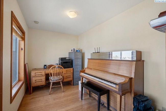 515 Nw Robert St, Home with 4 bedrooms, 4 bathrooms and null parking in Pullman WA | Image 13