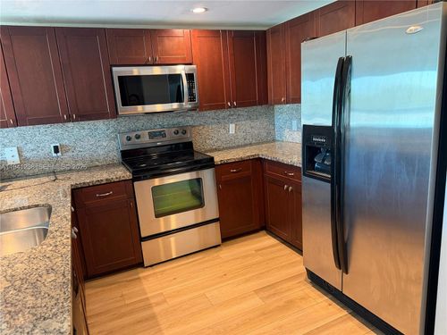 apt-507-2740 Sw 28th Ter, Miami, FL, 33133-3773 | Card Image