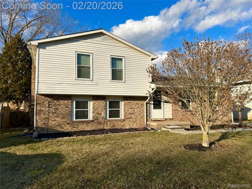 22448 Armstrong Ave, Brownstown, MI, 48193-8209 | Card Image