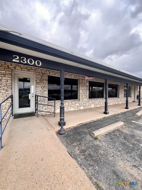 2300 N Us Highway 281, Marble Falls, TX, 78654-4324 | Card Image
