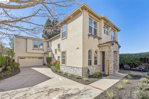548 548 Gabriel Ct, Walnut Creek, CA, 94597 | Card Image