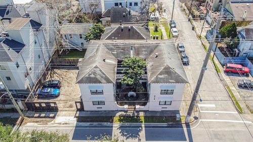 415 Fairview Ave, Houston, TX, 77006-3064 | Card Image