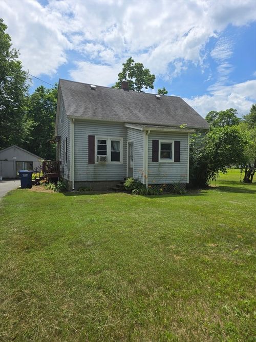30 Gunn Rd, Southampton, MA, 01073-9558 | Card Image