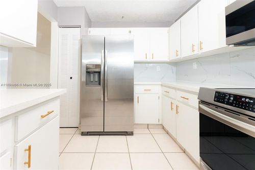 apt-13-452 Sw 2nd St, Miami, FL, 33130-1458 | Card Image