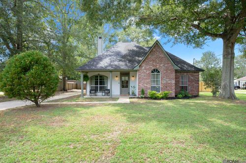 27561 Country Dr, Walker, LA, 70785-6327 | Card Image