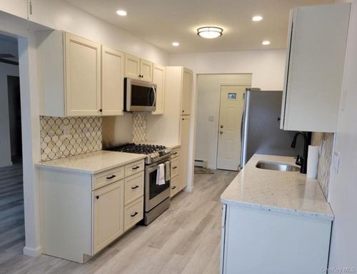 apt-e4-100 Hillside Dr, Middletown, NY, 10941-1355 | Card Image