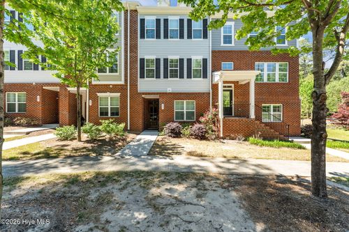 63 Brownstone Ln, Southern Pines, NC, 28387-2319 | Card Image