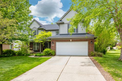 9230 Solitude Ln, Van Buren Twp, MI, 48111-4492 | Card Image