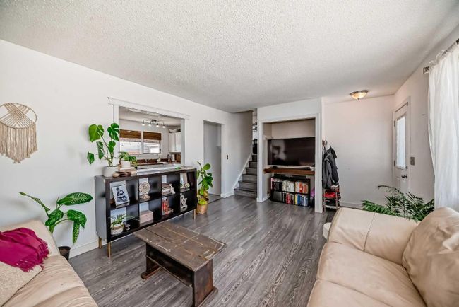 195 Pinecliff Way Ne, Home with 3 bedrooms, 2 bathrooms and 4 parking in Calgary AB | Image 7