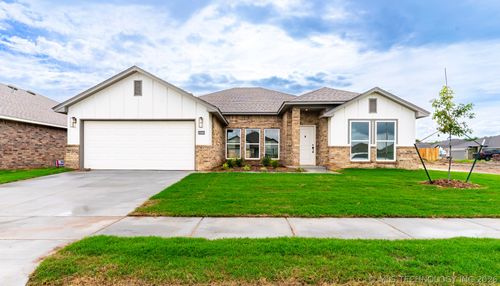 10886 S 272nd East Ave, Coweta, OK, 74429 | Card Image