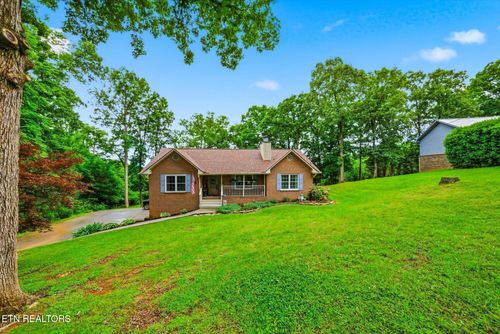 827 Hinkle Estates Dr, Seymour, TN, 37865-3303 | Card Image