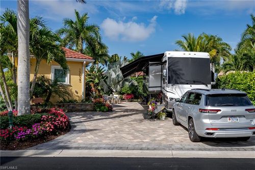 13625 Snapper Ln, NAPLES, FL, 34114 | Card Image