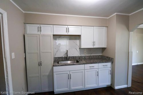 8685 Ford Ave, Warren, MI, 48089-2409 | Card Image