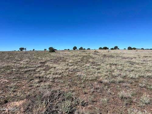 145-0 W Dozer Ave, Ash Fork, AZ, 86320 | Card Image