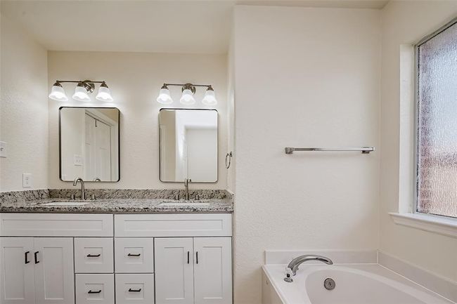 9622 Sugarblossom Ln, House other with 4 bedrooms, 2 bathrooms and 2 parking in Sugar Land TX | Image 17