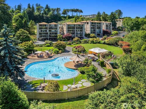 c57-8001 Sand Point Way Ne, Seattle, WA, 98115 | Card Image