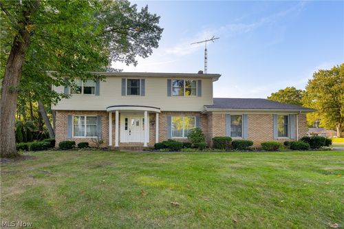 729 Millstone Lane Ne, Massillon, OH, 44646 | Card Image